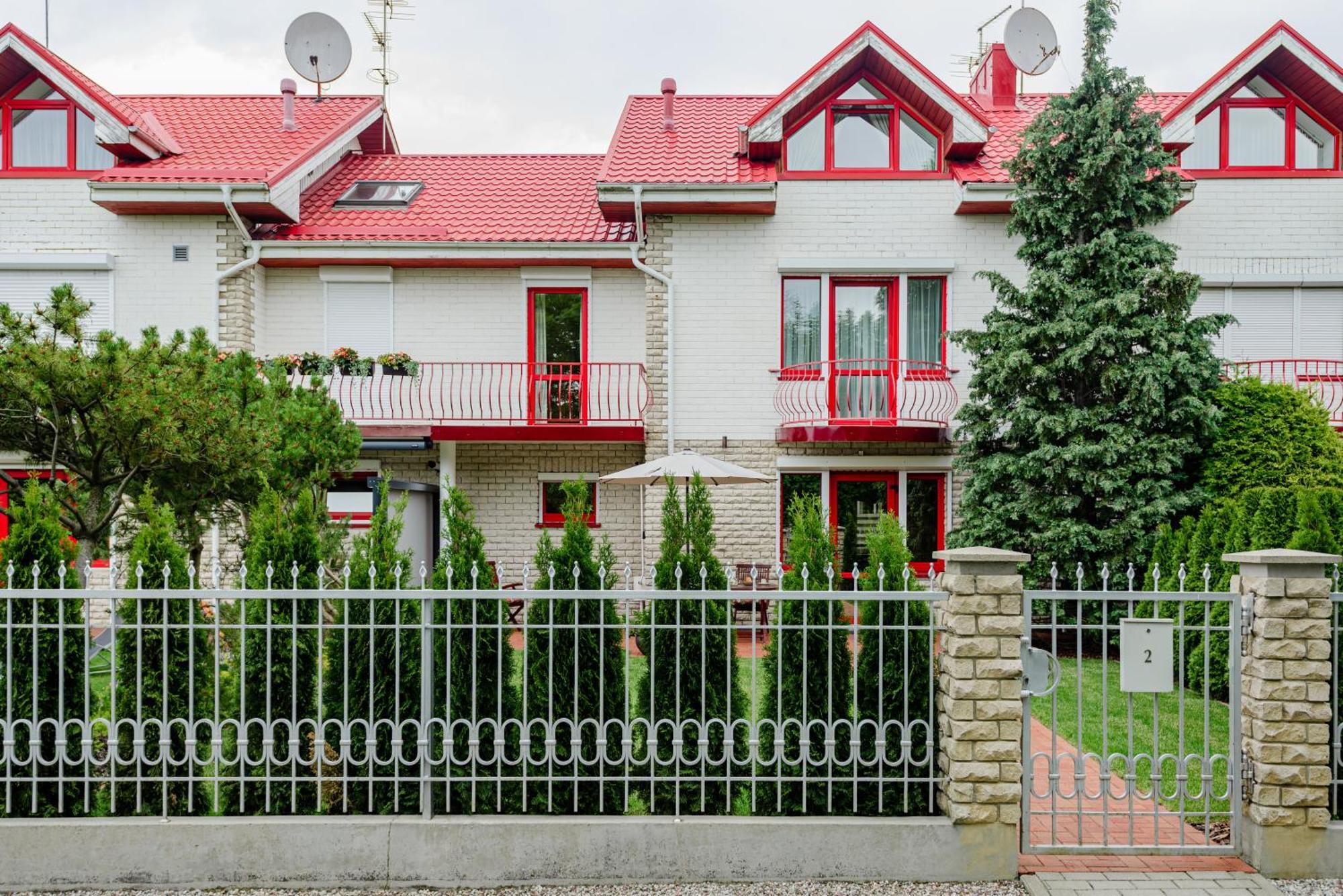 Family Inn Cottage With Terrace Palanga Exterior photo